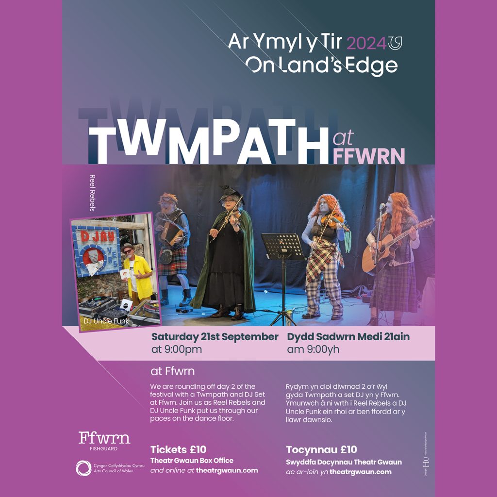 Twmpath at Ffwrn